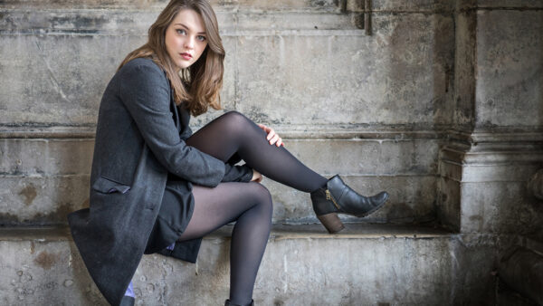 Wallpaper Brown, Legs, Sitting, Girl, Pantyhose, Girls, Grey, Haired, Overcoat, Steps, Wearing, Model