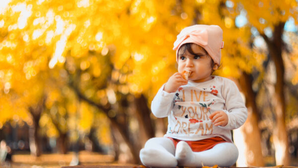 Wallpaper Dress, Wearing, Blur, Desktop, Top, Baby, Yellow, Cute, Sitting, Background, Table, White