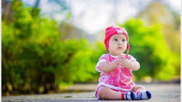 Wallpaper Background, And, Cute, Cap, White, Baby, Sitting, Dress, Green, Child, Wearing, Pink, Blur