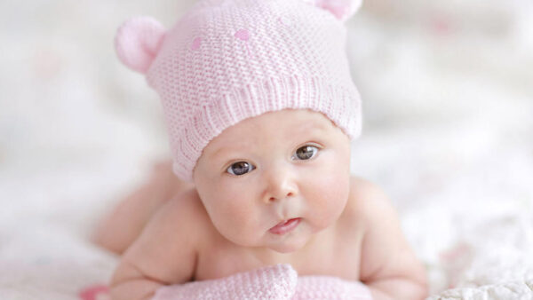 Wallpaper Baby, Woolen, Cloth, Pink, Cute, Lying, Wearing, Knitted, Cap, Down, Light, White, Boy