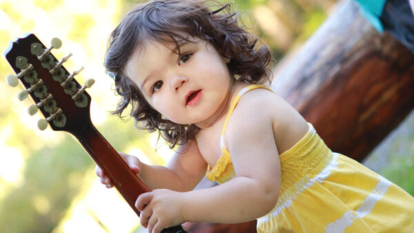 Wallpaper Dress, Standing, Guitar, Baby, Cute, Girl, Holding, Wearing, Yellow, Blur, Hand, Background