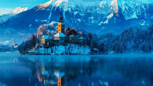 Wallpaper Castle, Around, Blue, Middle, Mobile, Lake, Snow, Trees, Under, Nature, Desktop, Covered, Sky, Mountains