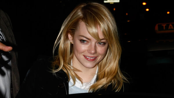 Wallpaper Black, And, Car, Overcoat, Emma, Stone, Wearing, Celebrities, From, T-Shirt, White, Mobile, Out, Desktop