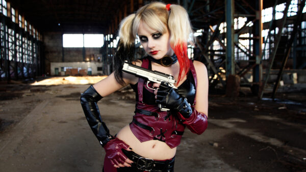 Wallpaper Girl, Halloween, With, Standing, Quinn, Pistol, Wearing, Harley, Costume
