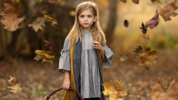 Wallpaper Girl, With, Beautiful, Dress, Child, Side, Leaves, And, Desktop, Gray, Falling, Cute