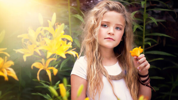 Wallpaper Little, Dress, Standing, White, Cute, Desktop, Plants, Background, Blonde, Flowers, Wearing, Yellow, With, Girl, Flower