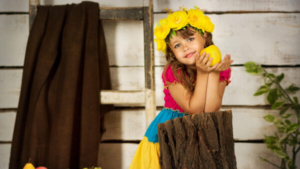 Wallpaper Trunk, Leaning, Dress, Cute, Colorful, Girl, With, Wreath, Beautiful, Wearing, Little, Tree