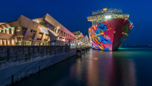 Wallpaper Desktop, Colorful, View, Front, Cruise, Ship