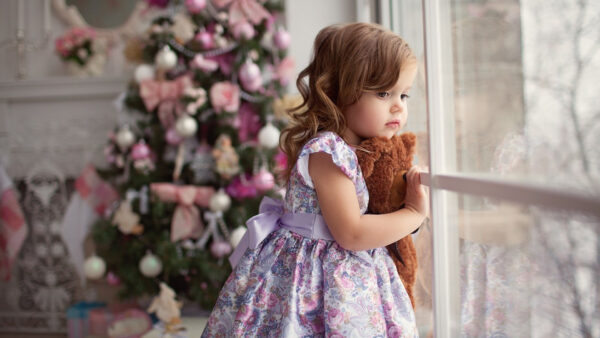 Wallpaper Window, Standing, Girl, Christmas, Background, Decorated, Cute, Little, Near, Glass, With, Blur, Tree, Toy