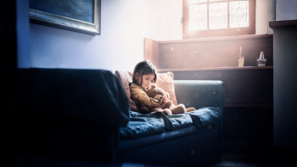 Wallpaper Little, Girl, Cute, Couch, Teddy, Dress, Brown, Wearing, Toy, With, Sitting