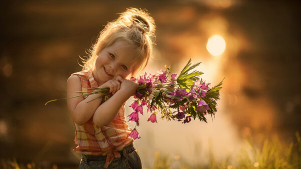 Wallpaper With, Bouquet, Little, Smiley, Girl, Bokeh, Lights, Cute, Background, Standing