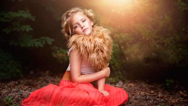 Wallpaper Sunbeam, Background, With, Dress, Red, Little, For, Girl, Wearing, Photo, Posing, White, Green, Cute, Plant, Desktop