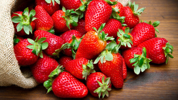 Wallpaper Wood, Table, Strawberry, Strawberries