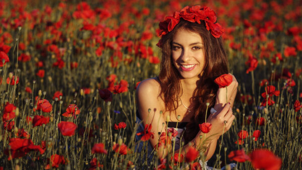 Wallpaper Wearing, Sitting, White, Poppy, Beautiful, Model, Dress, Black, Field, Girl, Girls, Red, Flowers, Smiley