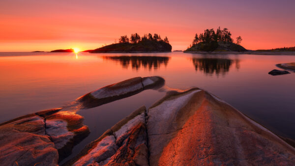 Wallpaper Calm, Tree, Rock, Sunrise, Nature, Mountains, Desktop, During, Water, With, Covered, View, Body, Landscape