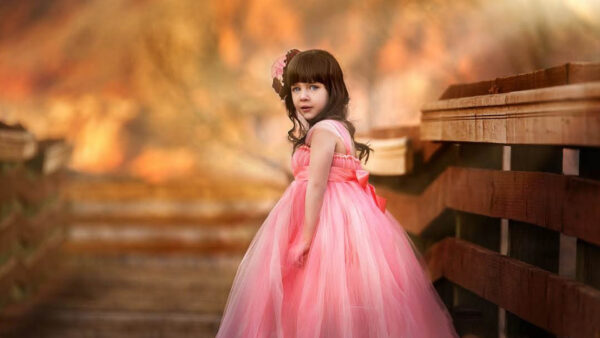 Wallpaper Pink, Standing, Light, Little, Wearing, Blue, Cute, Dress, Girl, Background, Blur, Eyes