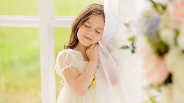 Wallpaper Closed, With, Dress, Near, Wearing, Standing, Eyes, Little, Cute, Girl, White, Curtain