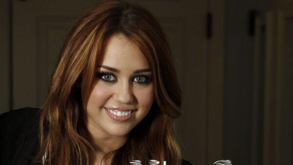 Wallpaper Gray, Cyrus, Smile, Miley, Eyes, With, Desktop, Charming