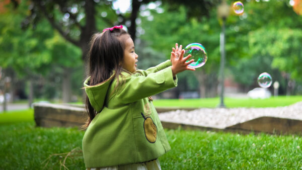 Wallpaper Baby, Playing, Wearing, Desktop, Green, Dress, With, Bubble, Water, Girl, Cute