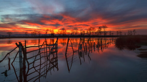 Wallpaper Nature, Sky, Black, Red, Clouds, Fence, River, Under, Water, Wooden, Reflection