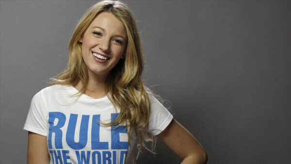 Wallpaper Lively, Loose, Smile, Wearing, T-Shirt, Celebrities, Blake, Hair, Cute, Desktop