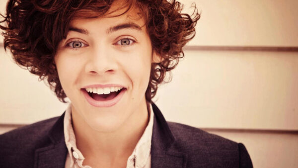 Wallpaper Standing, Mouth, Harry, Open, Styles, Background, Desktop, Dress, Wearing, With, Black, WALL, White