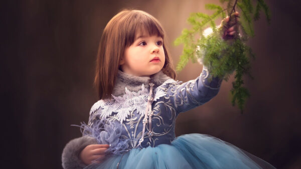 Wallpaper Leaves, Girl, Little, Wearing, Blue, Holding, Cute, Dress, Beautiful, Green