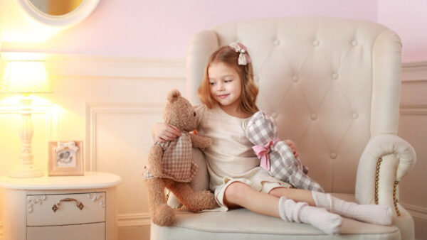 Wallpaper Smiley, White, Toy, Little, Dress, Couch, Sitting, Beautiful, With, Girl, Wearing, Teddy, Cute