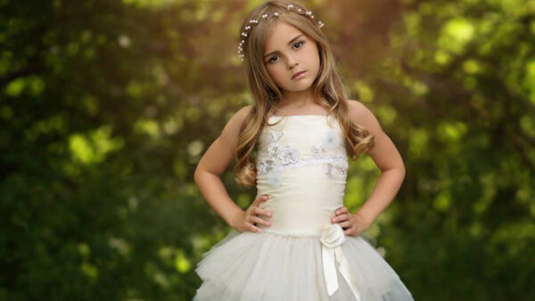 Wallpaper Cute, Little, Background, Green, Wearing, White, Standing, Dress, Blur, Girl