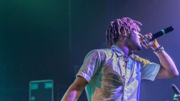 Wallpaper Mike, Uzi, Music, Holding, Singing, Lil, Shirt, Wearing, White, One, Facing, Vert, Desktop, Side