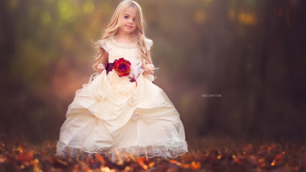 Wallpaper Girl, Desktop, Leaves, Gown, With, Flower, Blonde, Wearing, Dry, Little, Cute, Standing, Beautiful