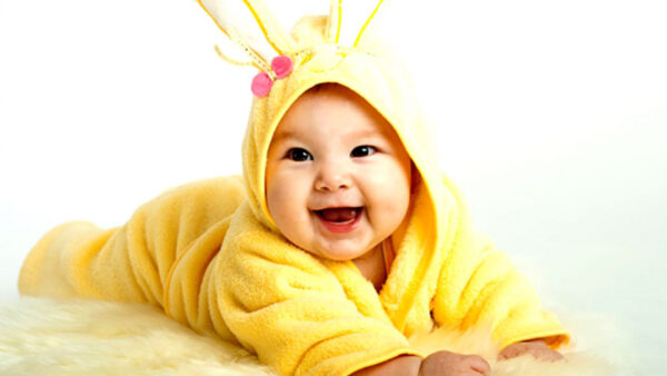 Wallpaper Cloth, Fur, Cute, Yellow, Down, Baby, Smiley, Lying, Wearing, Dress, Boy