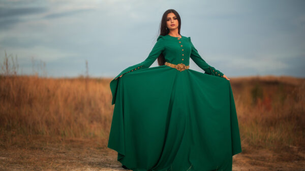 Wallpaper Background, Girls, Photo, Dry, Dress, Girl, Field, Grass, Model, Green, Posing, For, Wearing