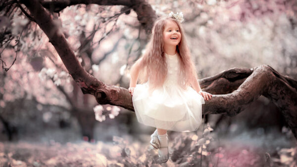 Wallpaper White, Dress, Smiley, Little, Cute, Wearing, Tree, Branch, Sitting, Girl