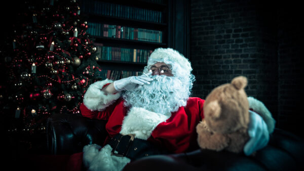 Wallpaper Santa, Sitting, And, Couch, Background, Tree, With, Books, Claus, Christmas, Desktop