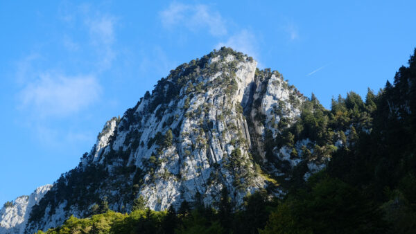 Wallpaper Mobile, Under, Mountain, Trees, With, Peak, Desktop, Nature, Sky, White, Blue, Rock