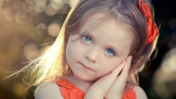 Wallpaper Eyes, Background, Bokeh, Cute, Red, Blue, Girl, Little, Blur, Dress, Standing, Wearing, White