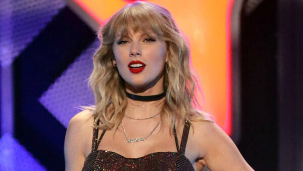 Wallpaper Taylor, And, Wearing, Chains, Standing, Dress, Swift, Neck, Colorful, Background, Glitter