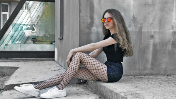 Wallpaper Desktop, Cement, WALL, Black, Blue, Mobile, Top, Background, Model, And, Wearing, Sitting, Shorts, Girl, Girls