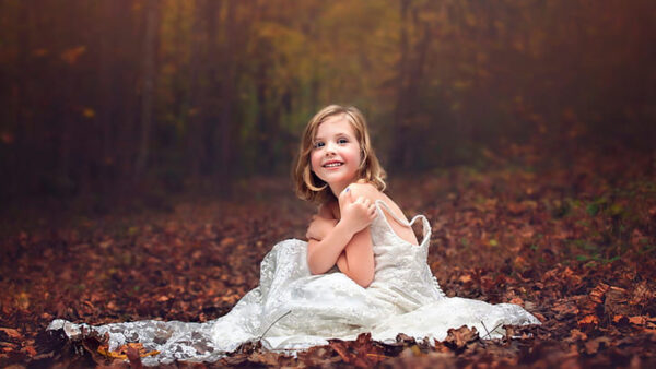 Wallpaper Sitting, Forest, Little, White, Cute, Dry, Leaves, Wearing, Smiley, Girl, Background, Dress