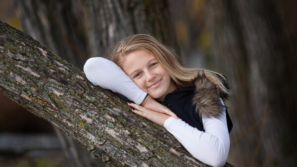 Wallpaper Leaning, Tree, Blur, Trunk, Cute, Background, Little, Standing, Black, White, Wearing, Dress, Smiley, Girl