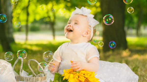 Wallpaper With, Background, Baby, Blur, Desktop, Mobile, Dress, Bubbles, Green, White, Cute, Playing, Wearing, Bokeh, Girl