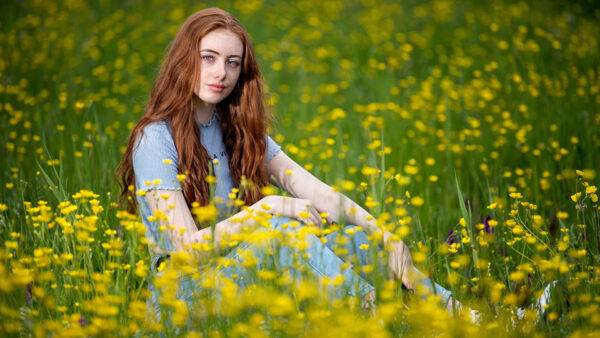 Wallpaper Eyes, Wearing, Dress, Field, Model, Girls, Redhead, Yellow, Girl, Flowers, Blue, Sitting