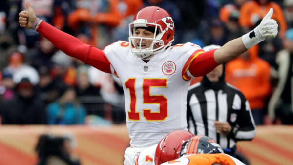 Wallpaper Wearing, Blur, Sports-HD, Patrick, Audience, Showing, Desktop, Thumbs, White, Background, Sports, Mahomes, Dress