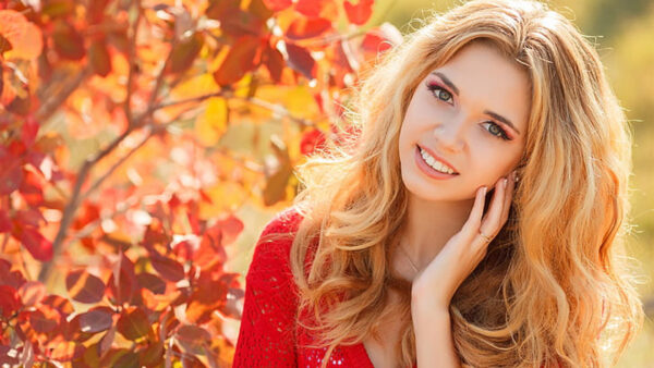 Wallpaper Girl, Blur, Standing, Background, Colorful, Girls, Model, Autumn, Smiley, Blonde, Red, Wearing, Dress, Leaves