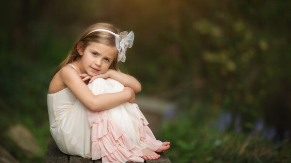 Wallpaper Dress, Peach, Light, Bench, Wearing, Little, Girl, Blur, Wood, Background, Cute, Sitting, Color