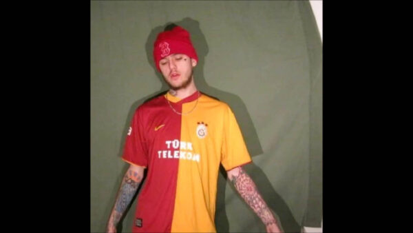Wallpaper Having, Wearing, Tattoos, Forest, Background, Desktop, Music, Lil, Peep, Red, Green, Standing, And, Hands, Tshirt, Cap, Yellow