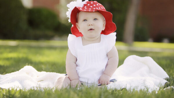 Wallpaper White, Red, Baby, Cute, Sitting, Wearing, Cap, Background, Desktop, Blur, Dress, Green, Grass