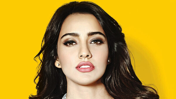 Wallpaper Hair, Black, Yellow, Model, WALL, Standing, Girls, Background, Girl