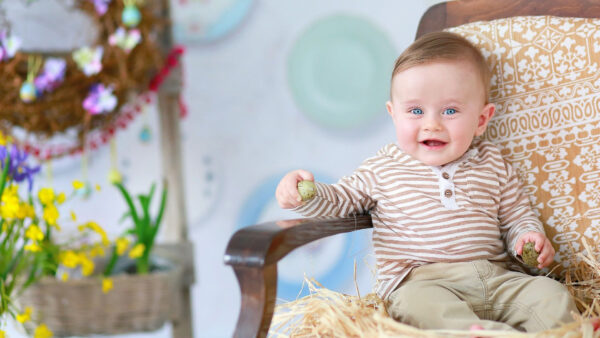 Wallpaper Smiling, Baby, White, Boy, Chair, Sitting, Wearing, Blue, Top, Blur, Pant, Lines, Brown, Cute, And, Background, Desktop, Eyes